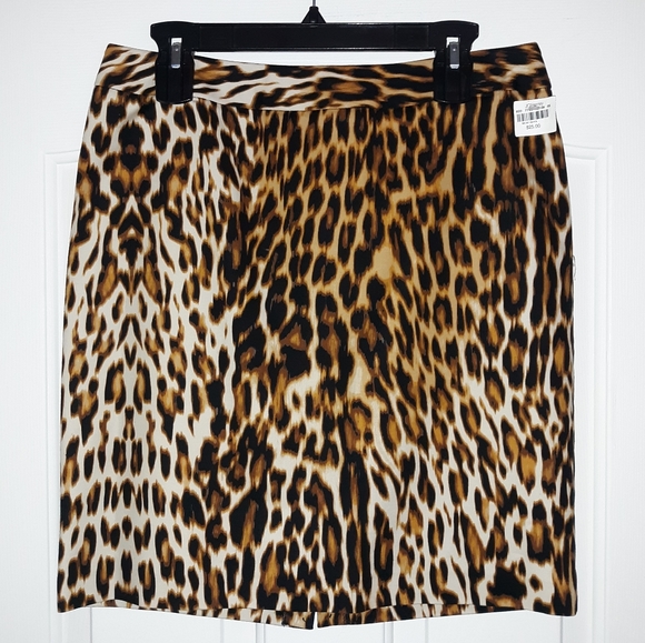 😻SALE‼️Lovely Leopard Skirt! - Picture 1 of 9